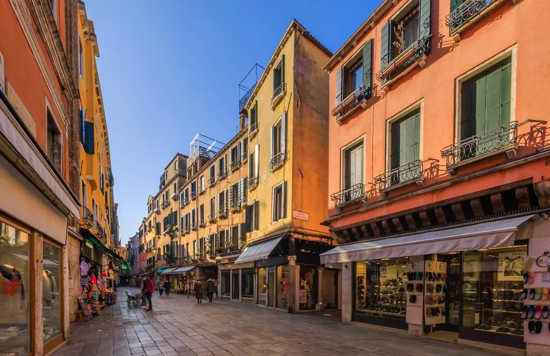 Rialto Bridge Luxury Apartment-1